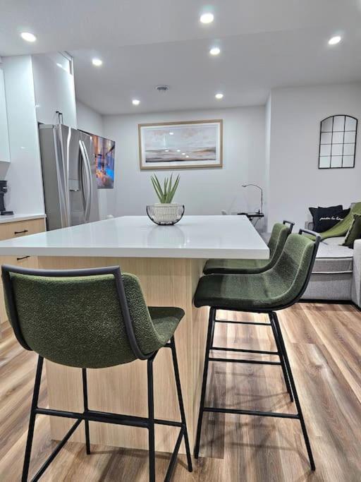 Apartment Cozy 2 Bedrooms And 1 Bath For 4 Guests! *